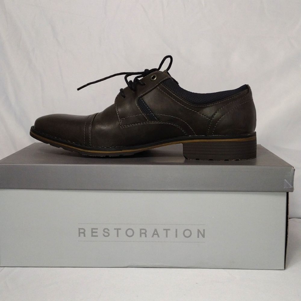 Men's restoration dress shoes size 10